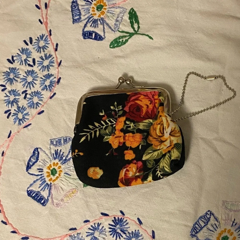New Handmade Kiss-lock Floral Clutch Coin Purse/Charm